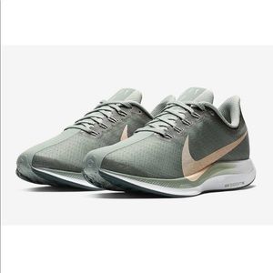 Nike Zoom Pegasus Turbo in Mica Green